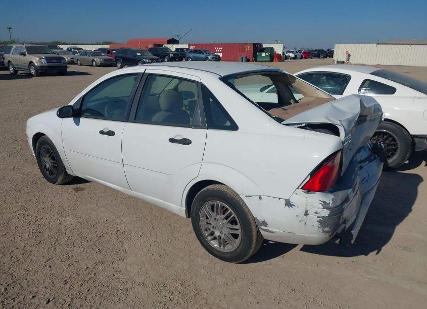 Photo 3 of 2005 Ford Focus ZX4 (VIN 1FAHP34N75W236824)