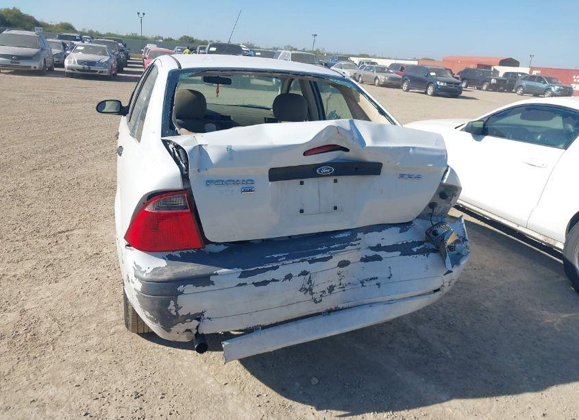 Photo 6 of 2005 Ford Focus ZX4 (VIN 1FAHP34N75W236824)