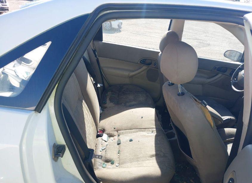 Photo 8 of 2005 Ford Focus ZX4 (VIN 1FAHP34N75W236824)