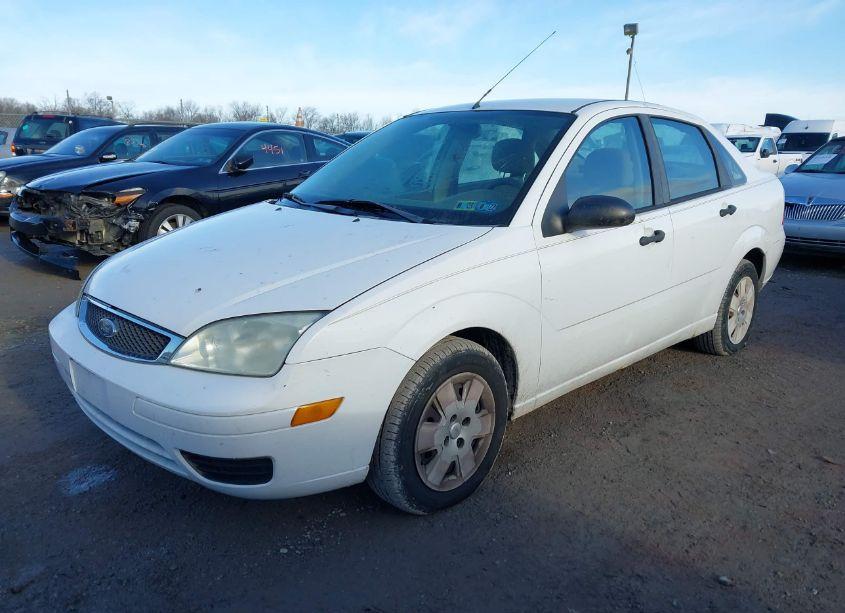 Photo 2 of 2006 Ford Focus ZX4 (VIN 1FAHP34N76W157705)