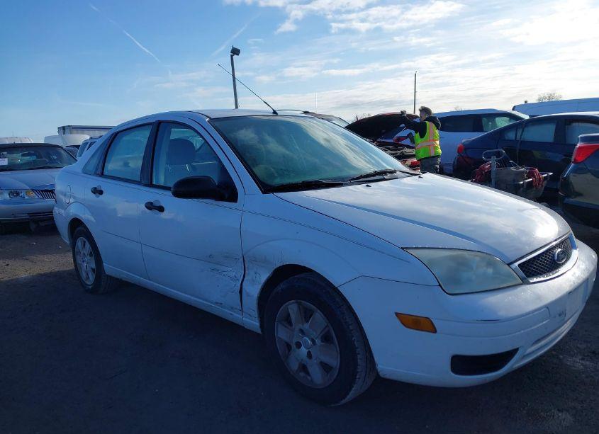 Photo 6 of 2006 Ford Focus ZX4 (VIN 1FAHP34N76W157705)