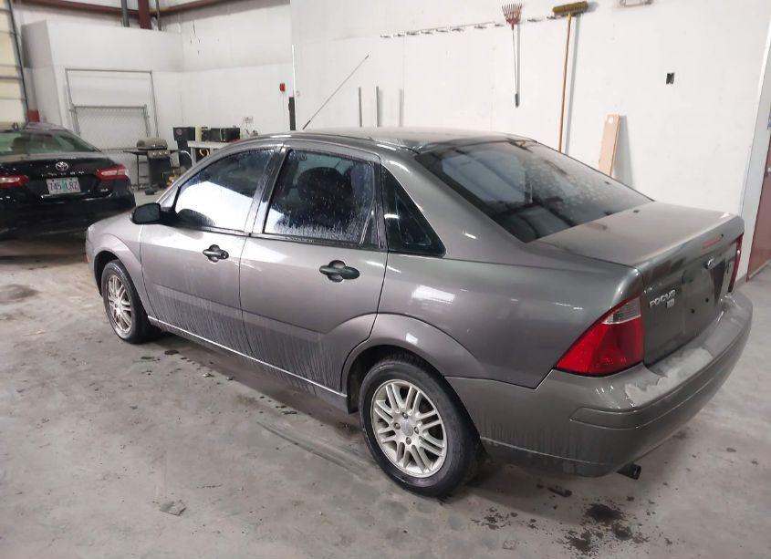 Photo 3 of 2007 Ford Focus S/SE/SES (VIN 1FAHP34N77W167300)