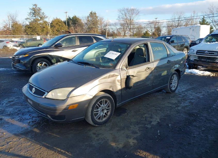 Photo 2 of 2007 Ford Focus S/SE/SES (VIN 1FAHP34N77W292734)