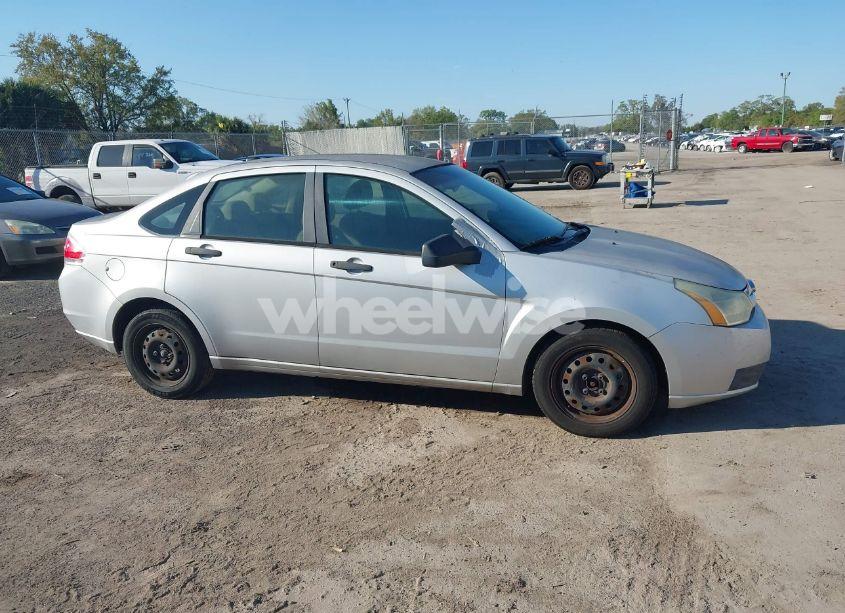 Photo 13 of 2009 Ford Focus S (VIN 1FAHP34N79W221813)