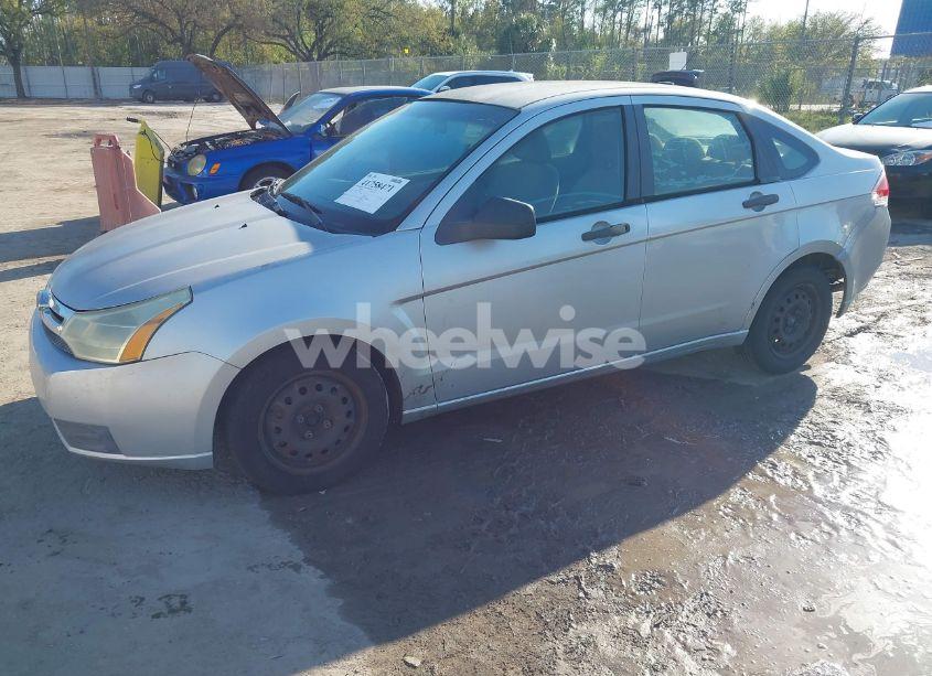 Photo 2 of 2009 Ford Focus S (VIN 1FAHP34N79W221813)