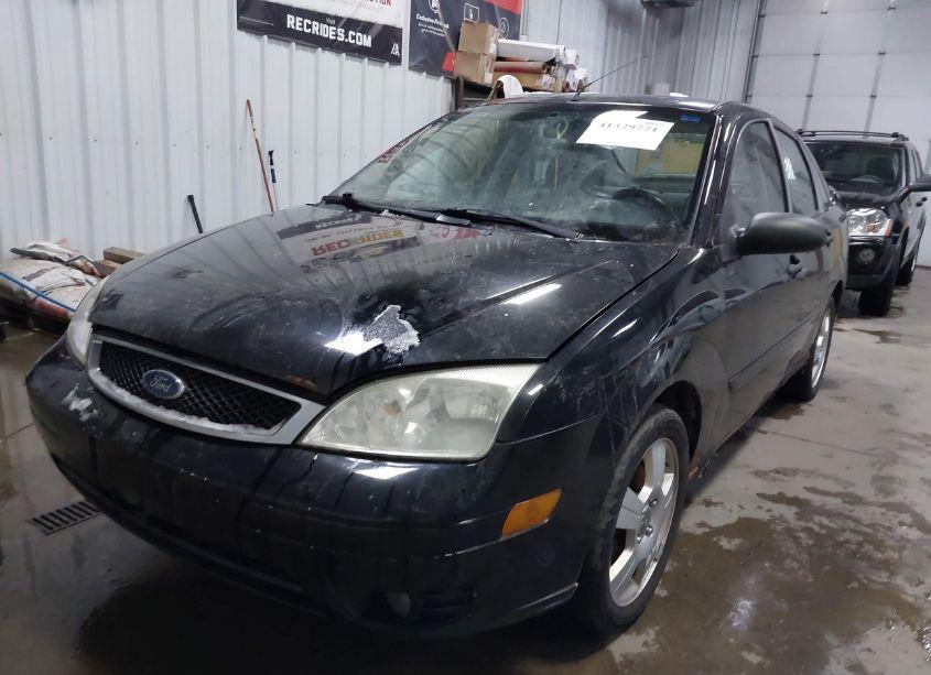 Photo 2 of 2007 Ford Focus S/SE/SES (VIN 1FAHP34N87W213247)