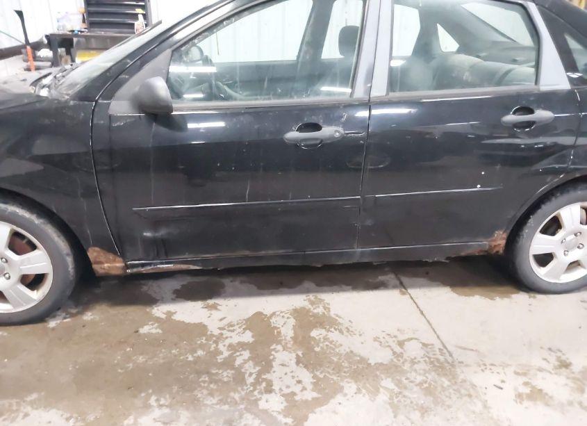 Photo 6 of 2007 Ford Focus S/SE/SES (VIN 1FAHP34N87W213247)