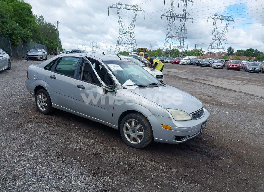 2005 Ford Focus ZX4 (VIN 1FAHP34N95W240955) main photo