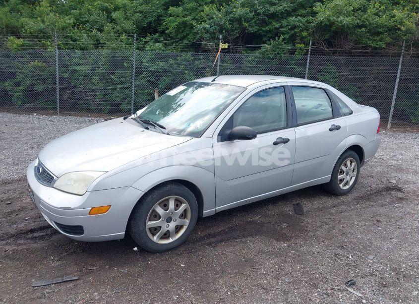 Photo 12 of 2005 Ford Focus ZX4 (VIN 1FAHP34N95W240955)