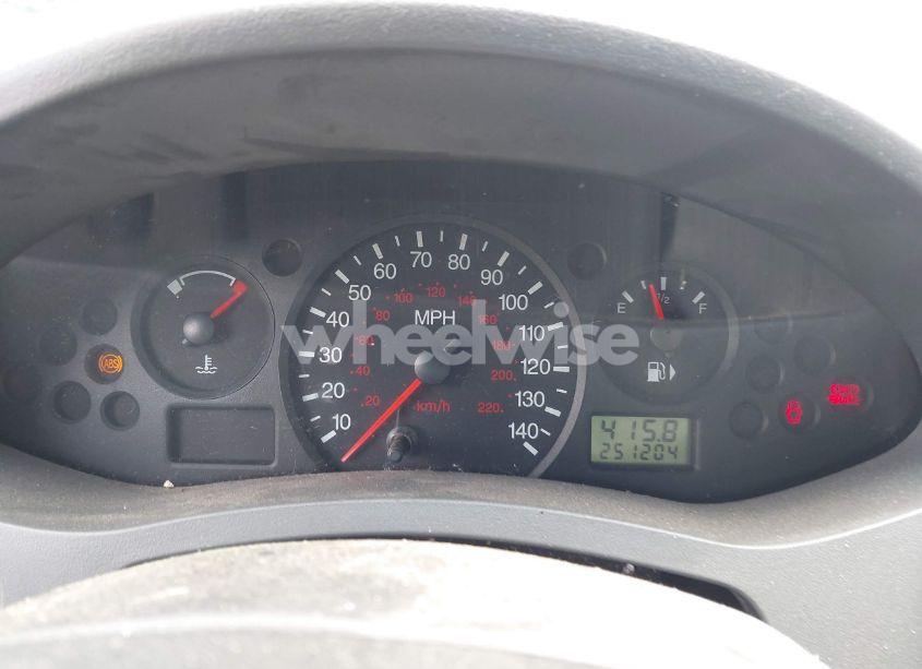 Photo 7 of 2005 Ford Focus ZX4 (VIN 1FAHP34N95W240955)