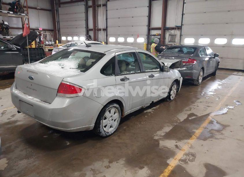 Photo 4 of 2009 Ford Focus S (VIN 1FAHP34N99W107098)