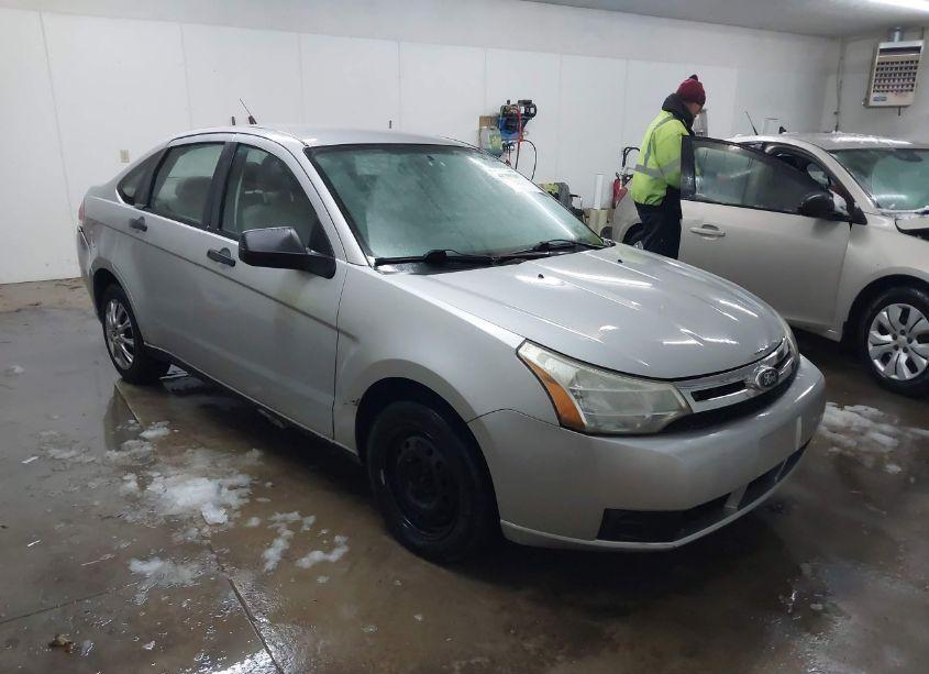 2009 Ford Focus S (VIN 1FAHP34N99W184134) main photo