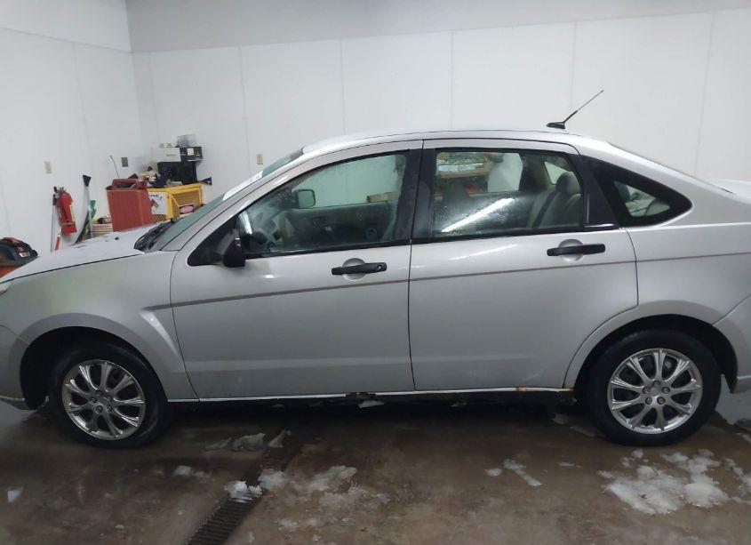 Photo 14 of 2009 Ford Focus S (VIN 1FAHP34N99W184134)