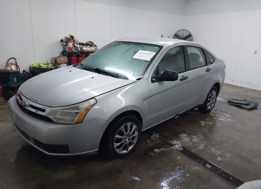 Photo 2 of 2009 Ford Focus S (VIN 1FAHP34N99W184134)
