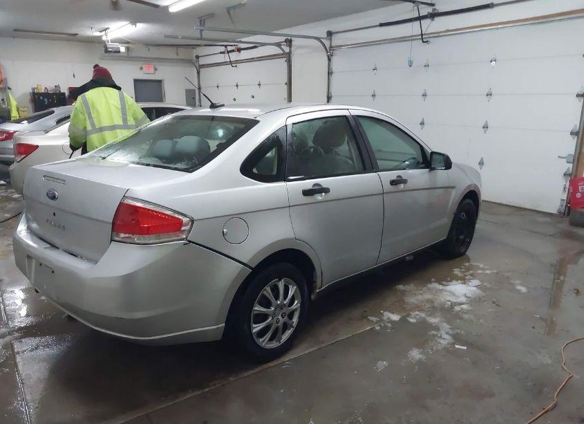 Photo 4 of 2009 Ford Focus S (VIN 1FAHP34N99W184134)