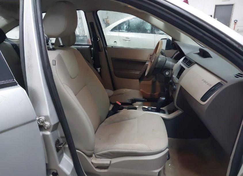 Photo 5 of 2009 Ford Focus S (VIN 1FAHP34N99W184134)