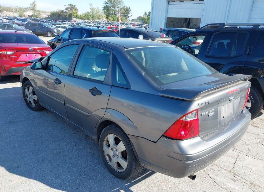Photo 3 of 2007 Ford Focus S/SE/SES (VIN 1FAHP34NX7W184480)