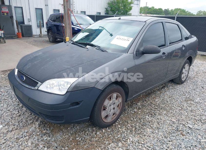 Photo 2 of 2007 Ford Focus S/SE/SES (VIN 1FAHP34NX7W188237)