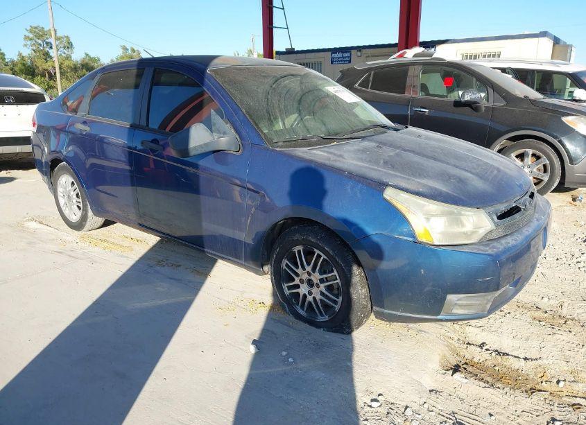 2009 Ford Focus S (VIN 1FAHP34NX9W152776) main photo