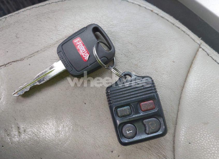 Photo 11 of 2008 Ford Focus SE/SES (VIN 1FAHP35N08W101901)