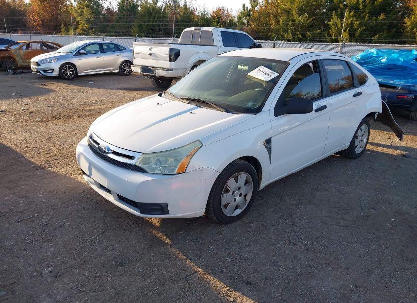 Photo 2 of 2008 Ford Focus SE/SES (VIN 1FAHP35N08W212870)