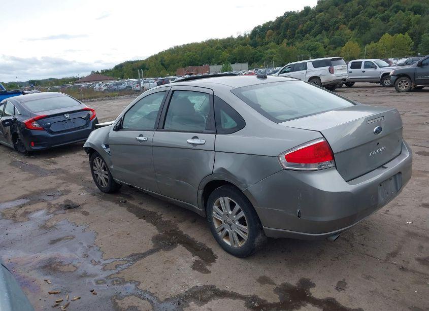 Photo 3 of 2008 Ford Focus SE/SES (VIN 1FAHP35N08W258070)