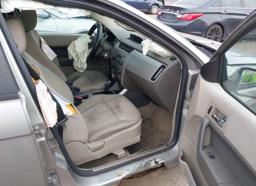 Photo 5 of 2008 Ford Focus SE/SES (VIN 1FAHP35N08W258070)