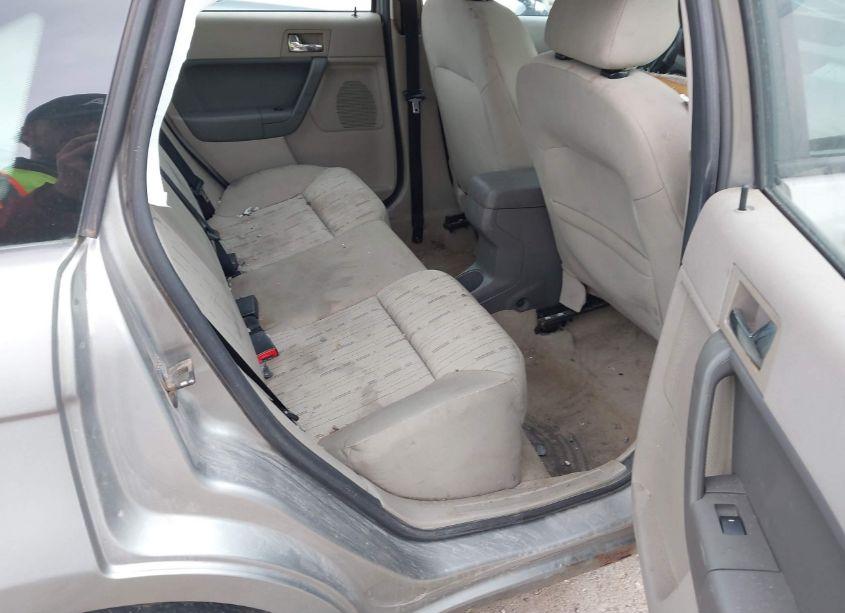 Photo 8 of 2008 Ford Focus SE/SES (VIN 1FAHP35N08W258070)