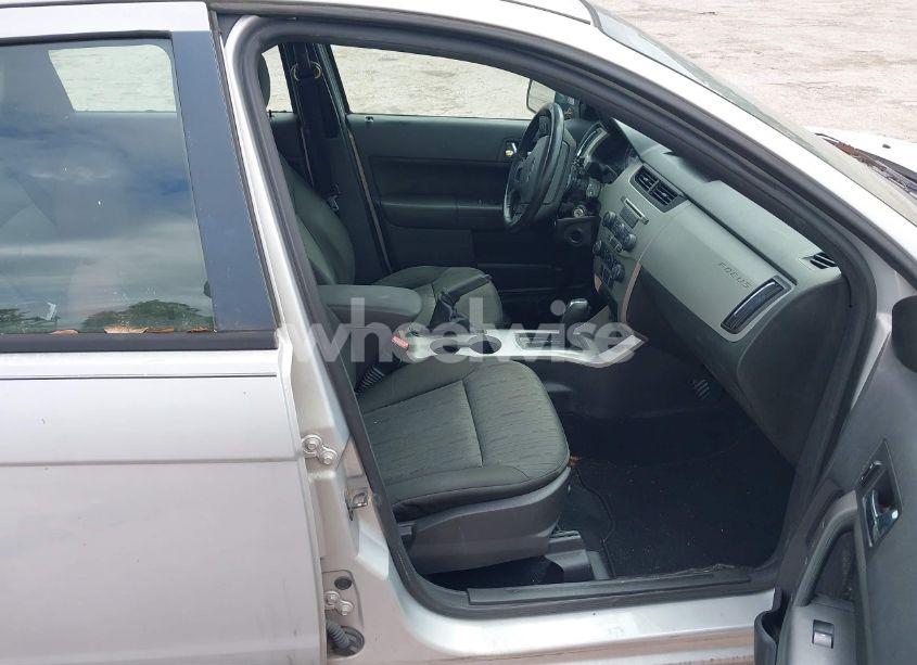 Photo 5 of 2008 Ford Focus SE/SES (VIN 1FAHP35N08W293613)