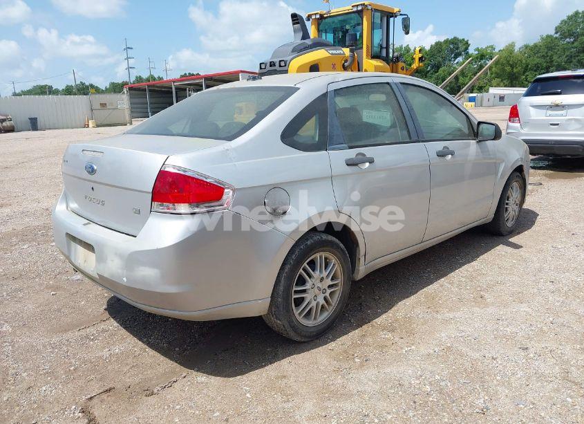 Photo 4 of 2009 Ford Focus SE (VIN 1FAHP35N09W119428)