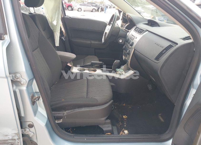 Photo 5 of 2009 Ford Focus SE (VIN 1FAHP35N09W122460)