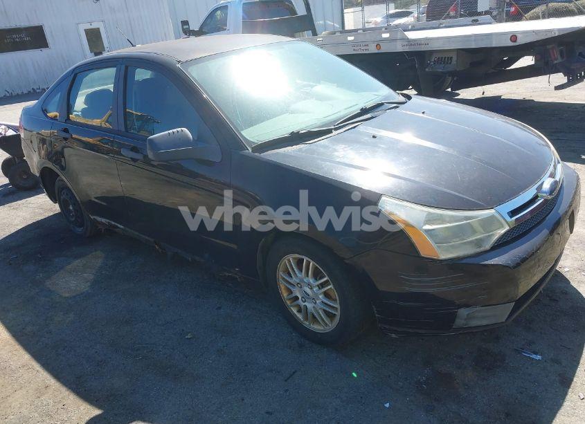2009 Ford Focus SE (VIN 1FAHP35N09W158407) main photo