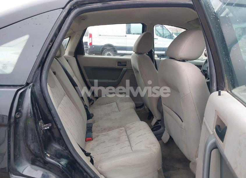 Photo 8 of 2009 Ford Focus SE (VIN 1FAHP35N09W169763)