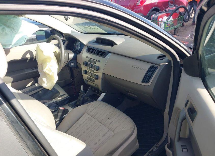 Photo 5 of 2009 Ford Focus SE (VIN 1FAHP35N09W184862)