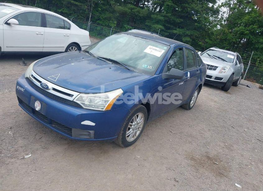 Photo 2 of 2009 Ford Focus SE (VIN 1FAHP35N09W199720)