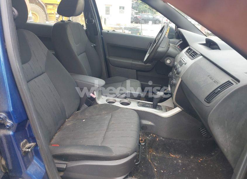 Photo 5 of 2009 Ford Focus SE (VIN 1FAHP35N09W199720)