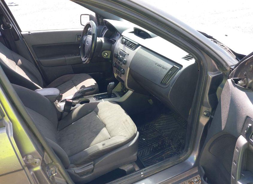 Photo 5 of 2009 Ford Focus SE (VIN 1FAHP35N09W244414)