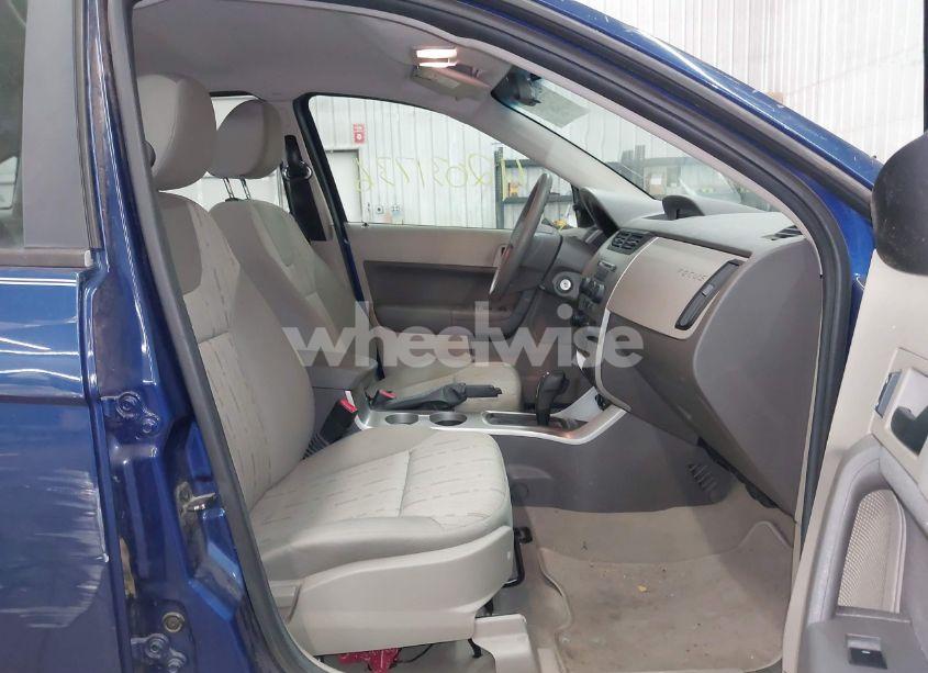 Photo 5 of 2009 Ford Focus SE (VIN 1FAHP35N09W247474)