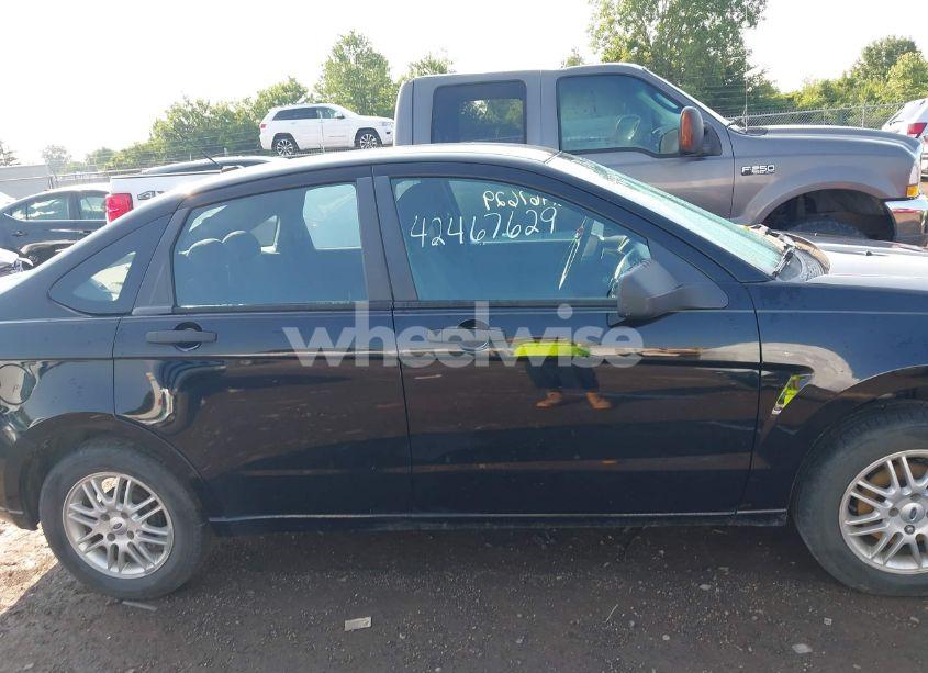 Photo 13 of 2009 Ford Focus SE (VIN 1FAHP35N09W248026)