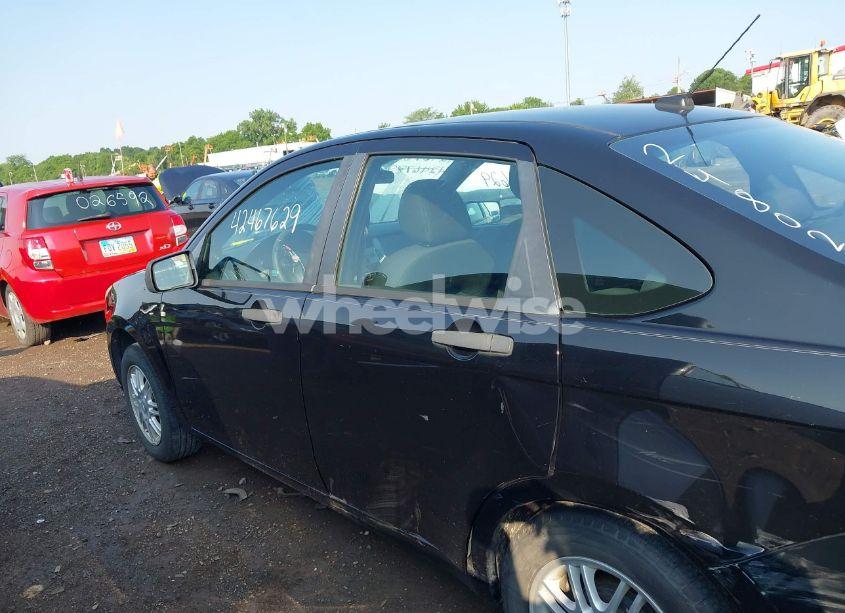 Photo 14 of 2009 Ford Focus SE (VIN 1FAHP35N09W248026)