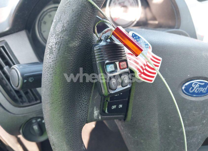 Photo 17 of 2009 Ford Focus SE (VIN 1FAHP35N09W248026)