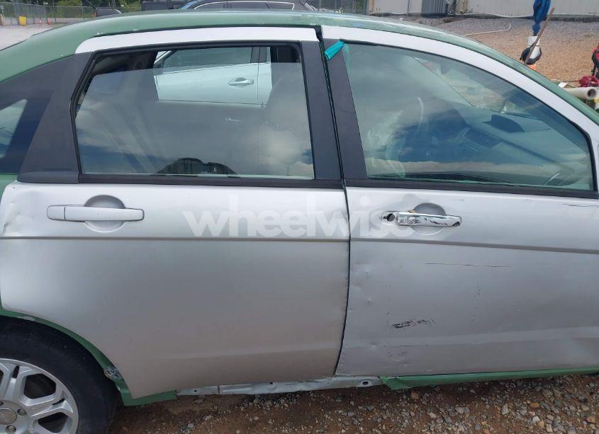Photo 13 of 2008 Ford Focus SE/SES (VIN 1FAHP35N18W141470)