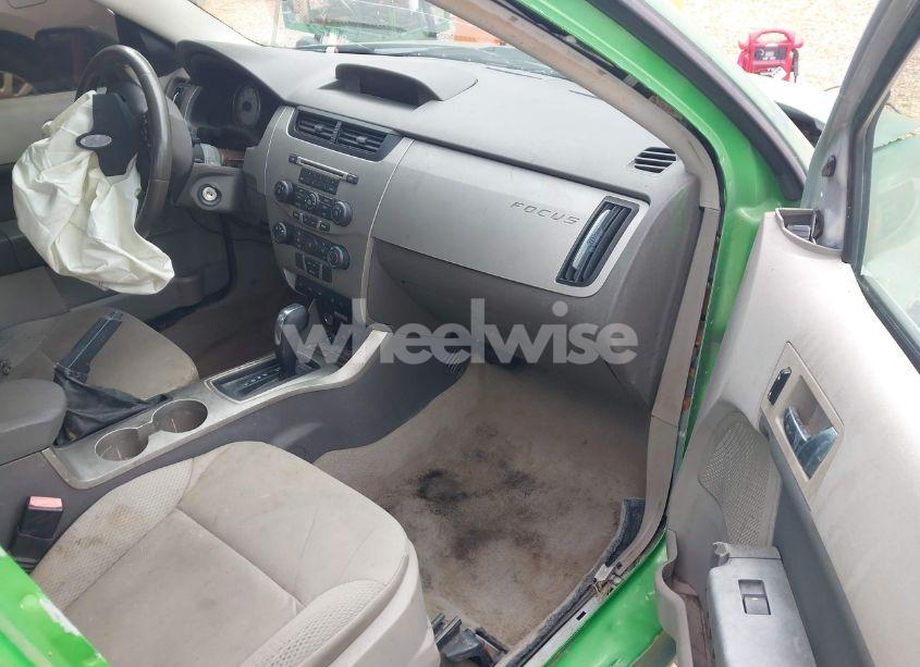 Photo 5 of 2008 Ford Focus SE/SES (VIN 1FAHP35N18W141470)