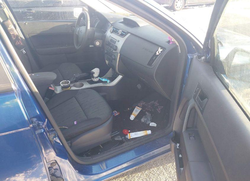 Photo 5 of 2008 Ford Focus SE/SES (VIN 1FAHP35N18W161217)