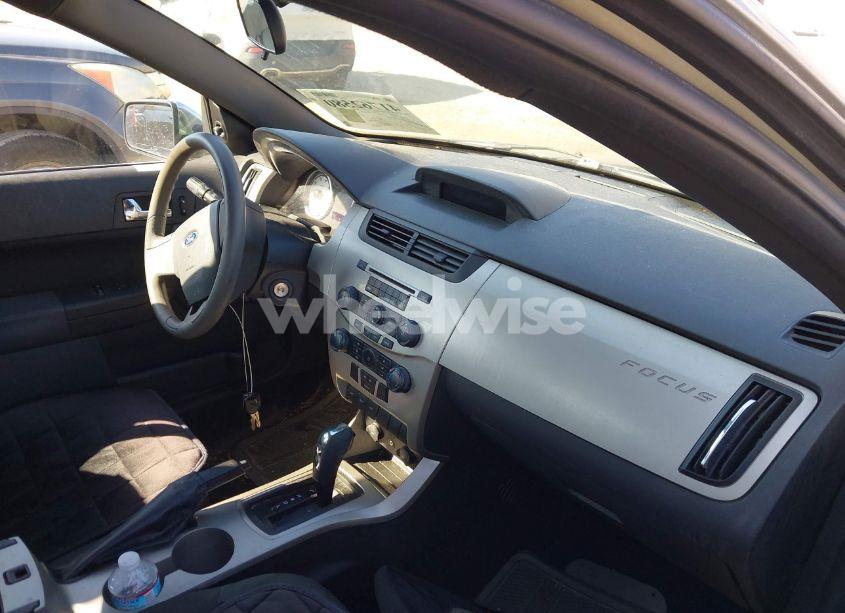 Photo 5 of 2008 Ford Focus SE/SES (VIN 1FAHP35N18W181516)