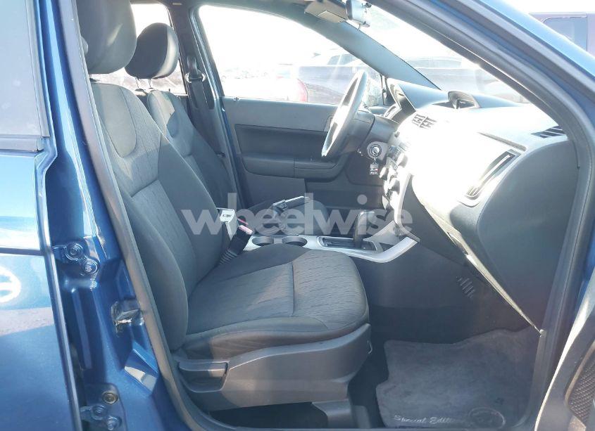 Photo 5 of 2008 Ford Focus SE/SES (VIN 1FAHP35N18W188059)