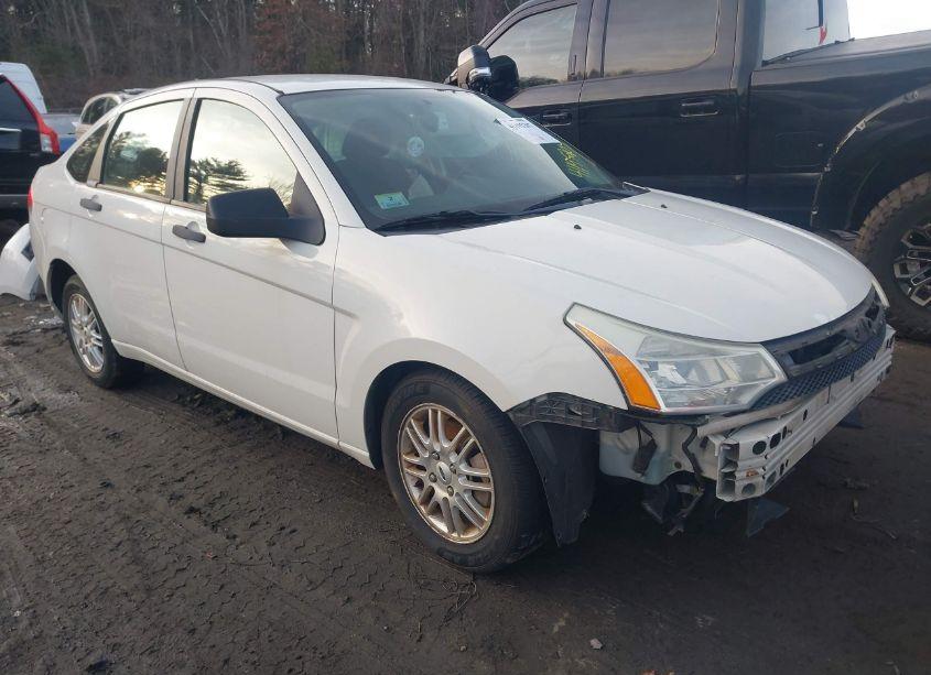 2009 Ford Focus SE (VIN 1FAHP35N19W105084) main photo