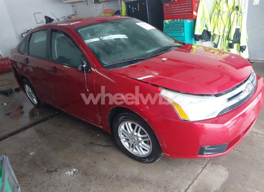 2009 Ford Focus SE (VIN 1FAHP35N19W112925) main photo