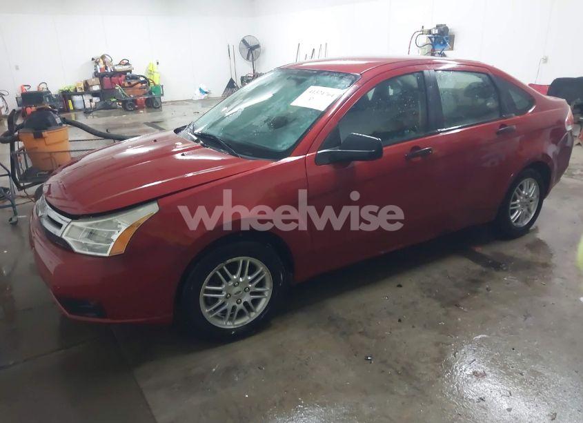 Photo 2 of 2009 Ford Focus SE (VIN 1FAHP35N19W112925)