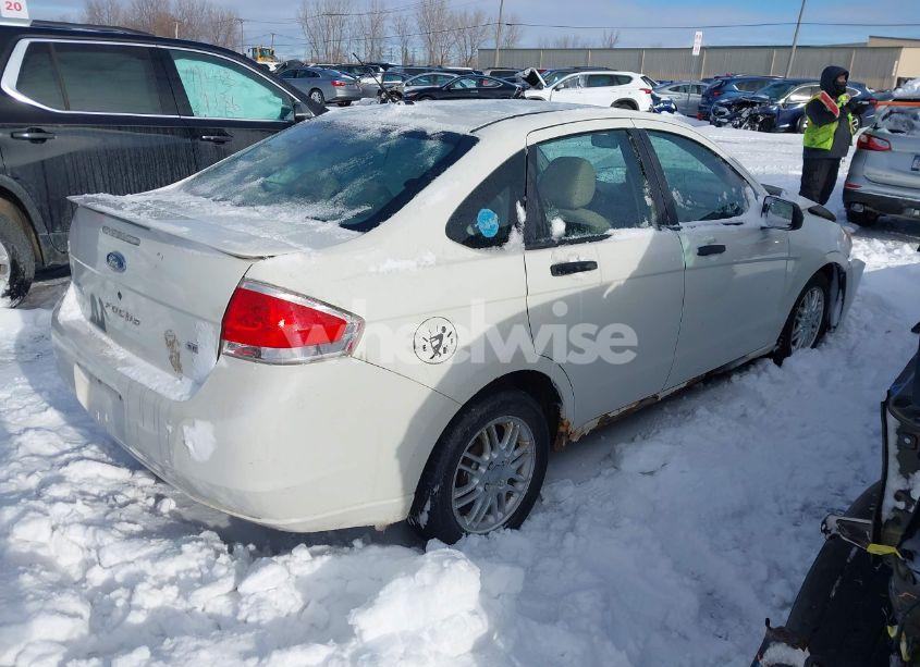 Photo 4 of 2009 Ford Focus SE (VIN 1FAHP35N19W130681)